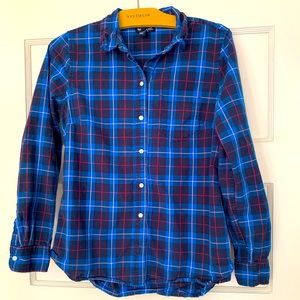 Gap women’s boyfriend blue and red plaid shirt, Size S